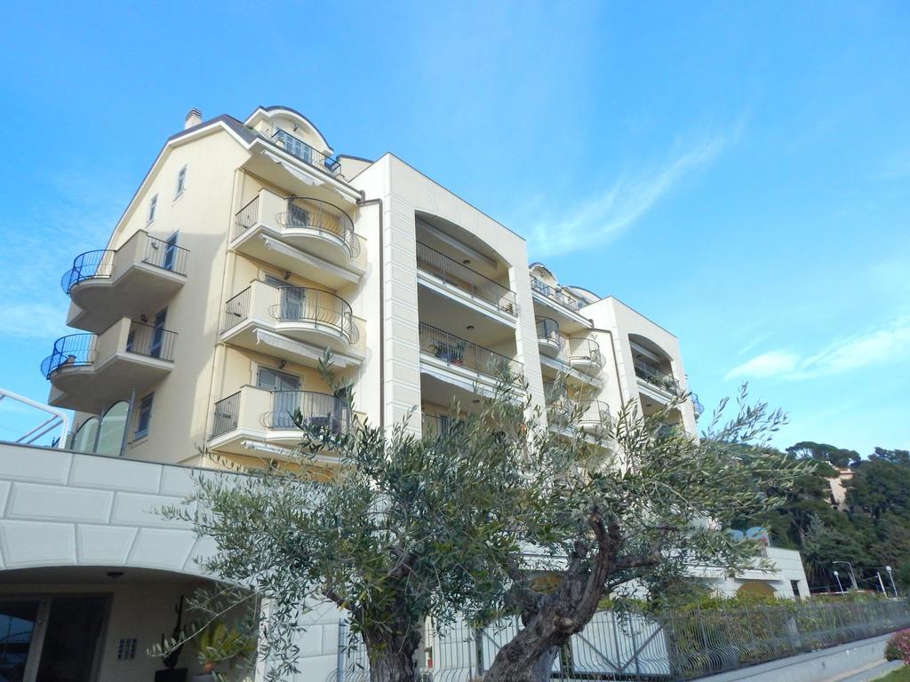 Residence La Perla Finale Ligure Exterior foto